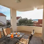 Gloria * Τρογκίρ